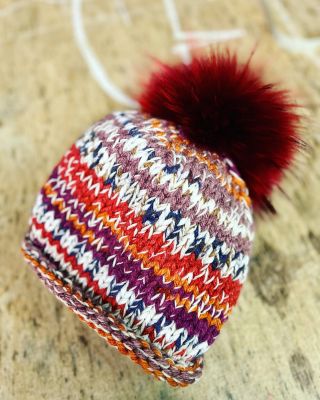 Všechny výrobky na e-shopu zatím nemáme, můžete si je ale osobně prohlédnout, zakoupit nebo telefonicky objednat 🪡🧵...