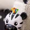 BABY EINSTEIN BABY EINSTEIN Kousátko s chrastítkem zebra Zen™ Shake-a-Shape bez BPA 0m+