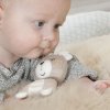 BABY FEHN Plyšový medvídek s dřevěným držákem (Varianta FehnNatur 2.0)