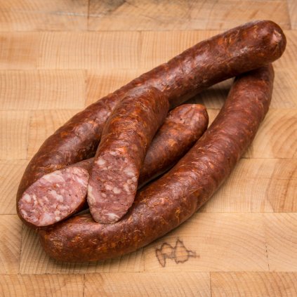srnčí klobása min