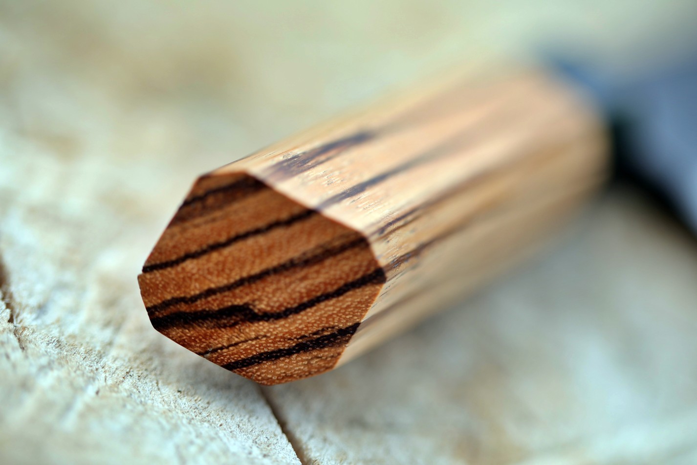 nůž Dellinger "D2" Zebrano