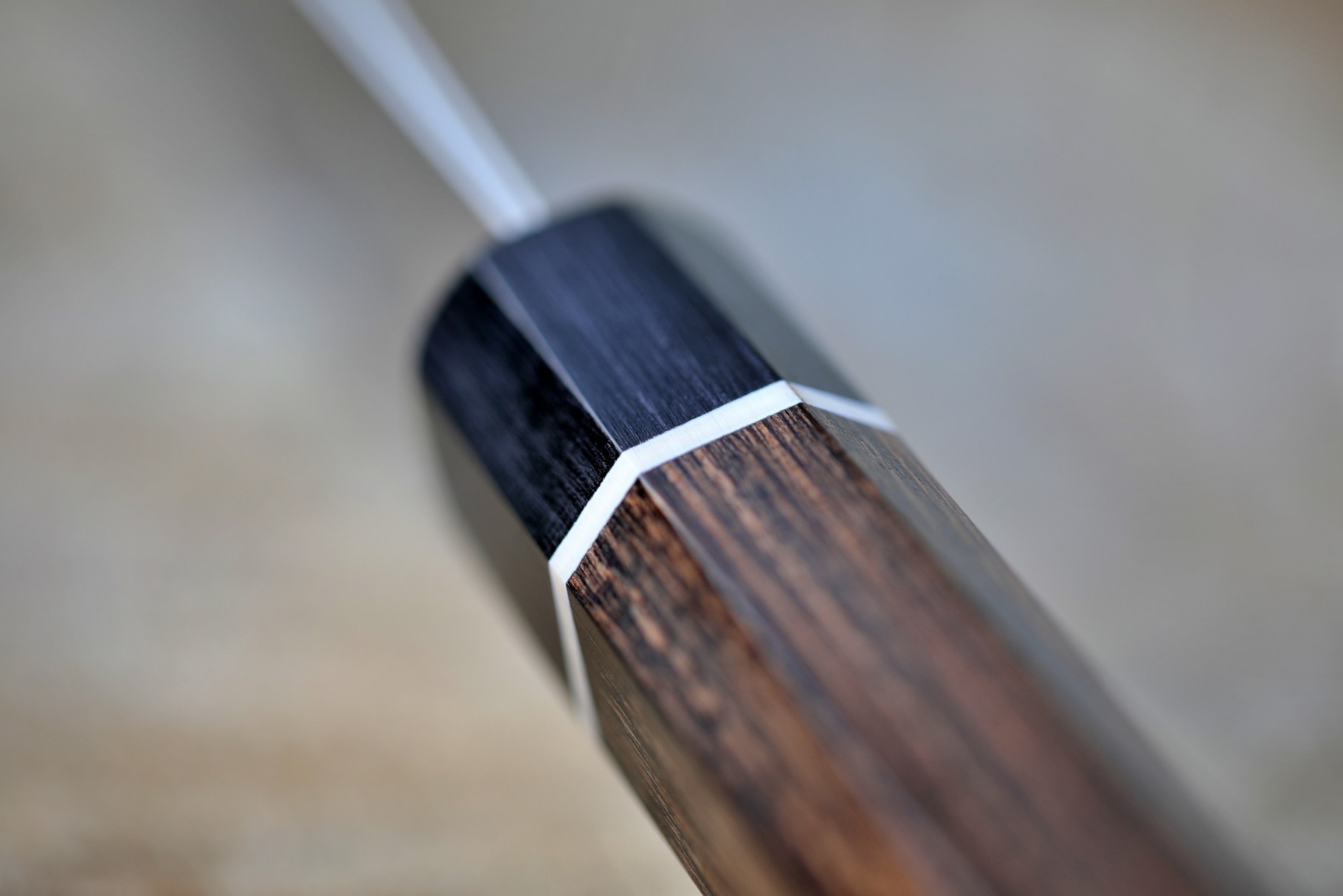 nůž na chléb a pečivo Bread 220 mm Suncraft VG-10 Black Damascus