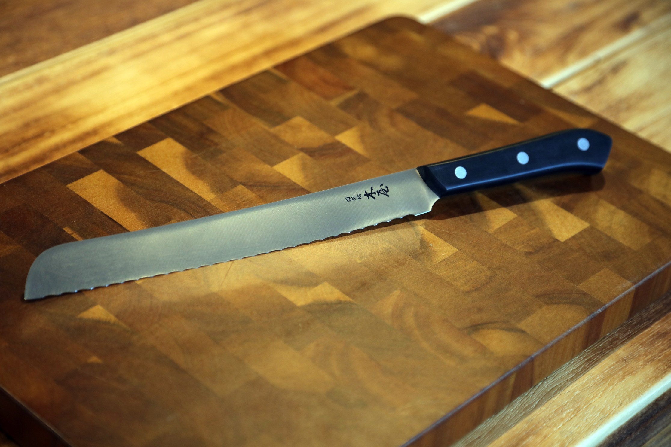 nůž na chléb a pečivo Bread 225mm KIYA Japan