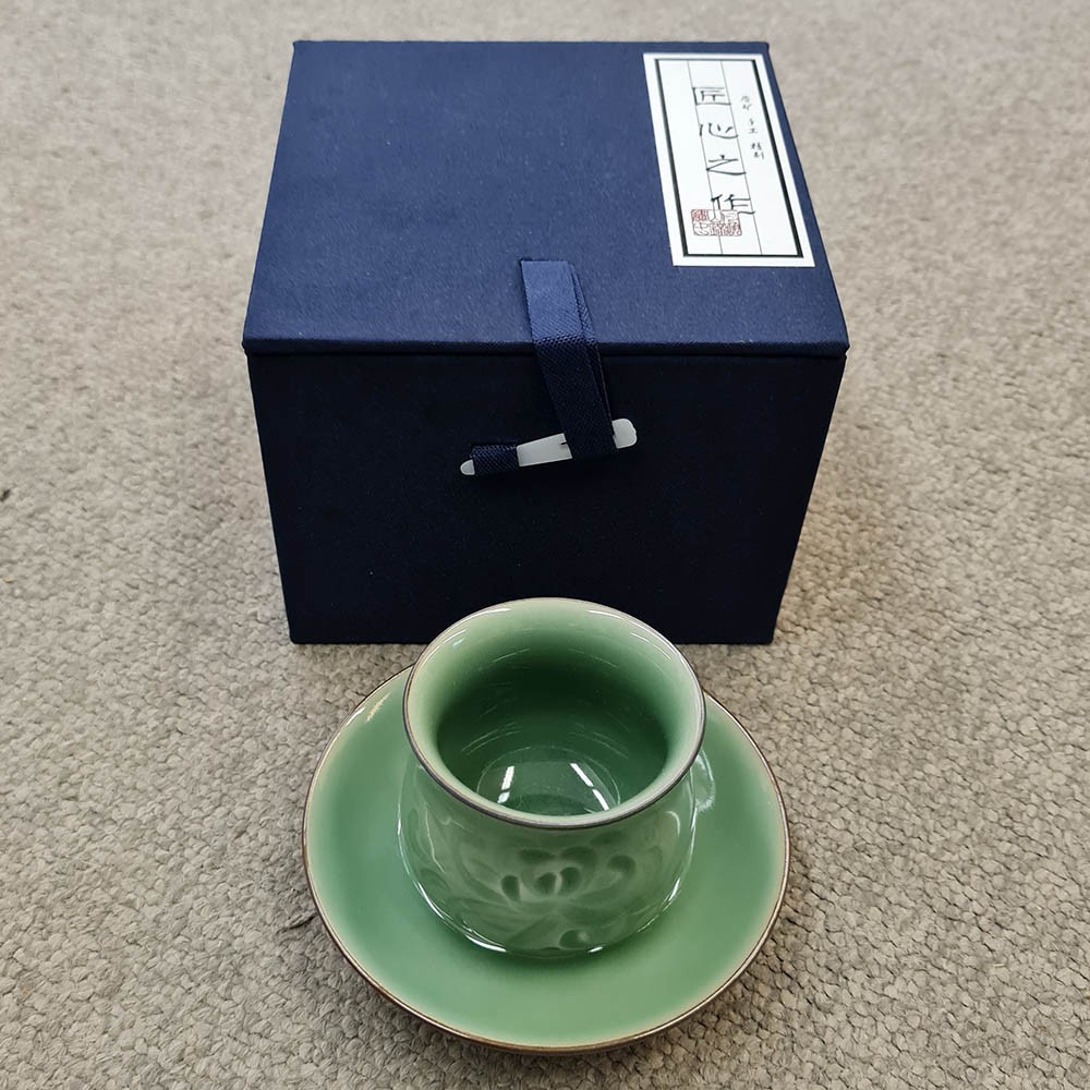 čajový šálek Longquan Celadon - Panda Squid