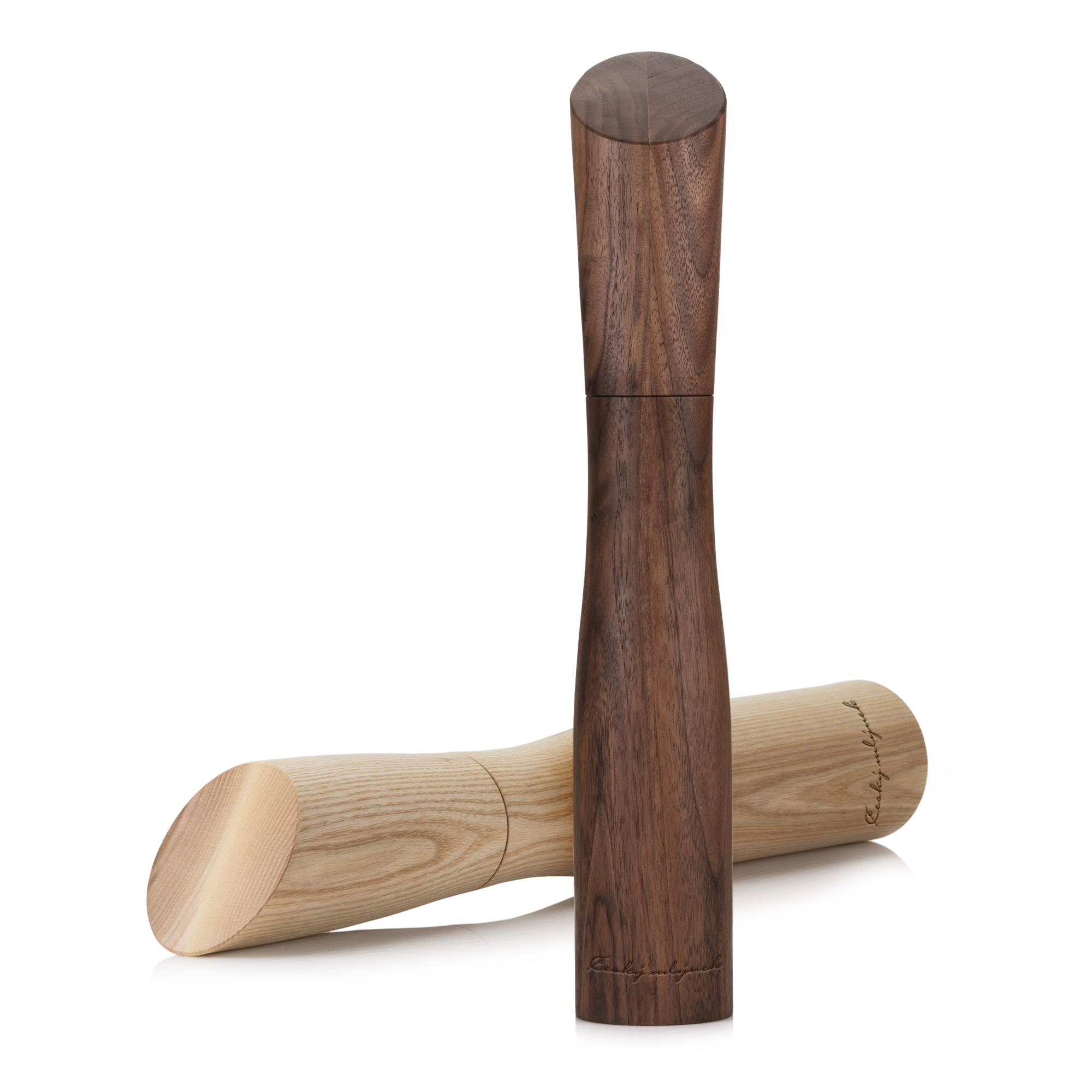 Český mlýnek Atlantic z ořešáku černého 38cm - authentic czech wood