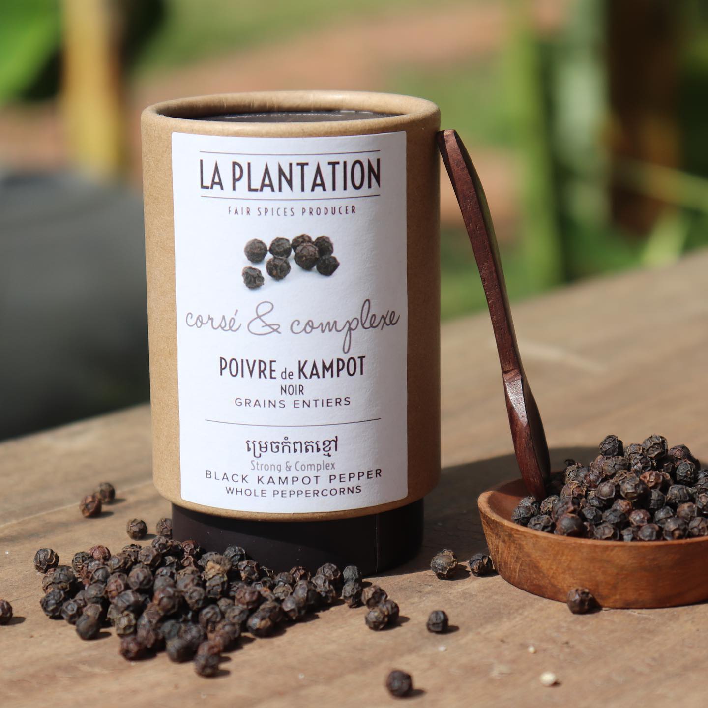 Dárková sada s luxusním mlýnkem z jasanu s černým Kampotským pepřem, dřevěný box