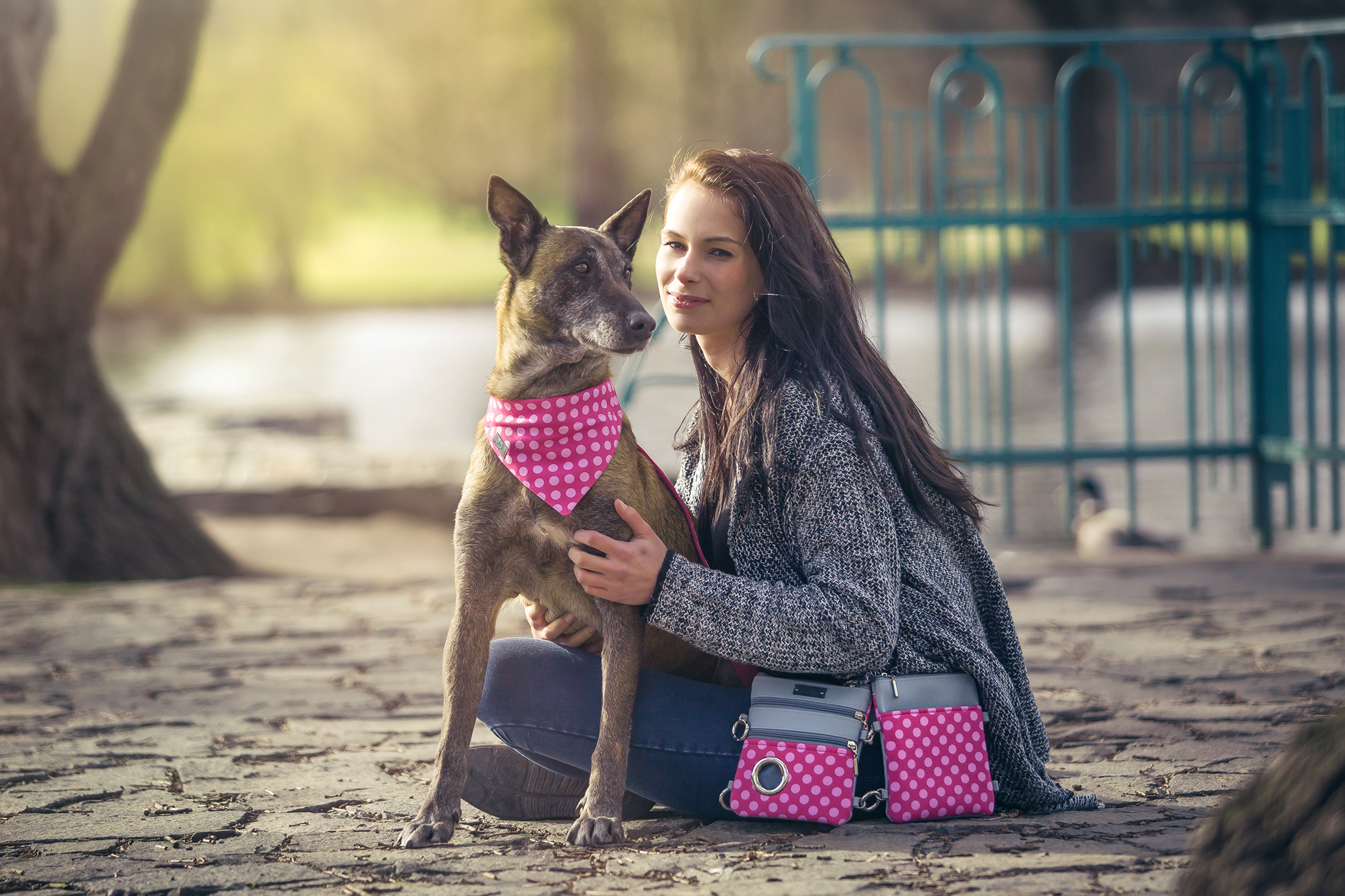 Hillien_kabelka-venceni_psa_vybava_stene_satek_obojek_vycvik_psi_demeven_rozovy_voditko_chovatelske_kynologicke_potreby_pamlskovnik_dog_walk_bag_collar_pink