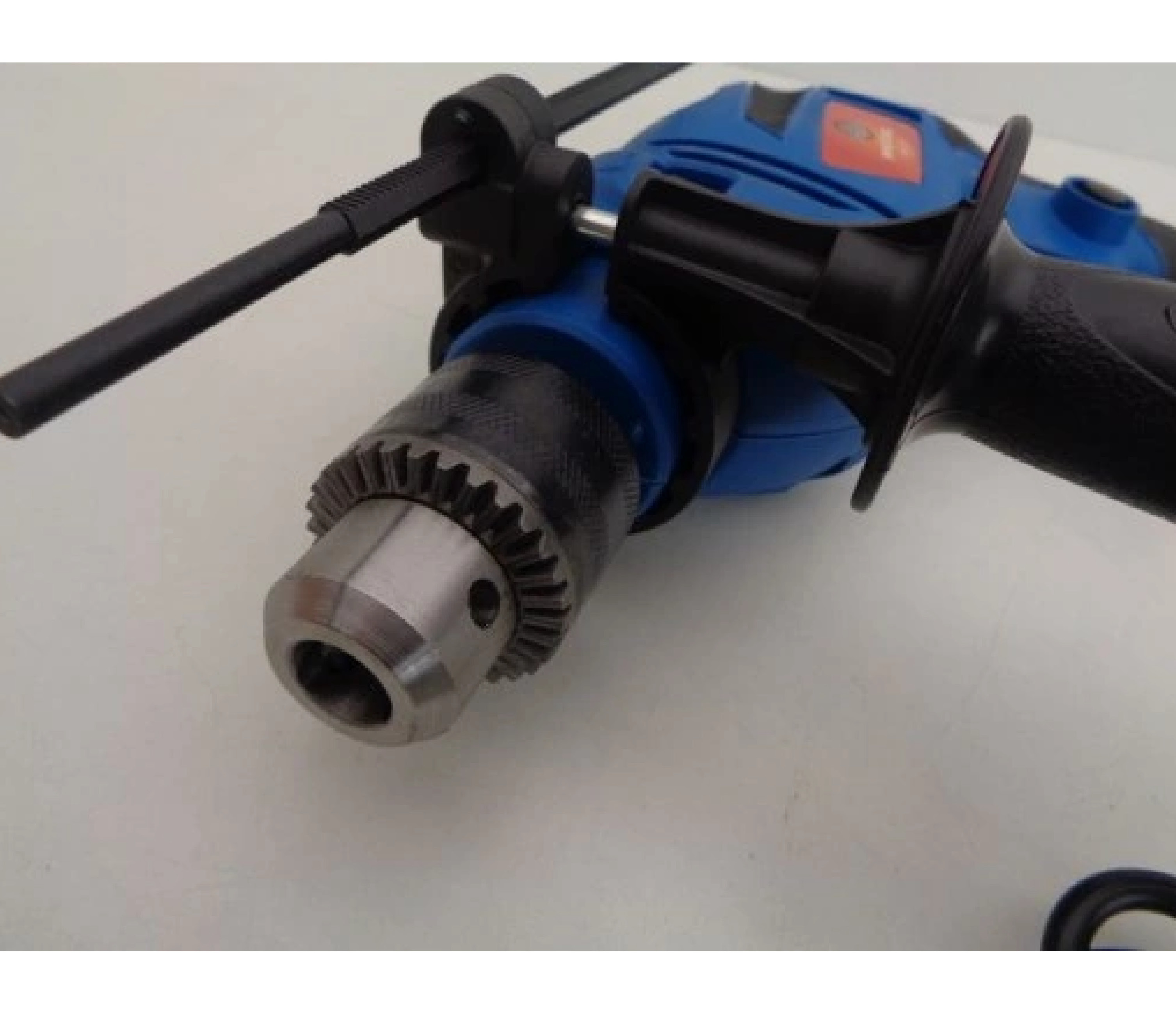 специална електрическа ударна бормашина