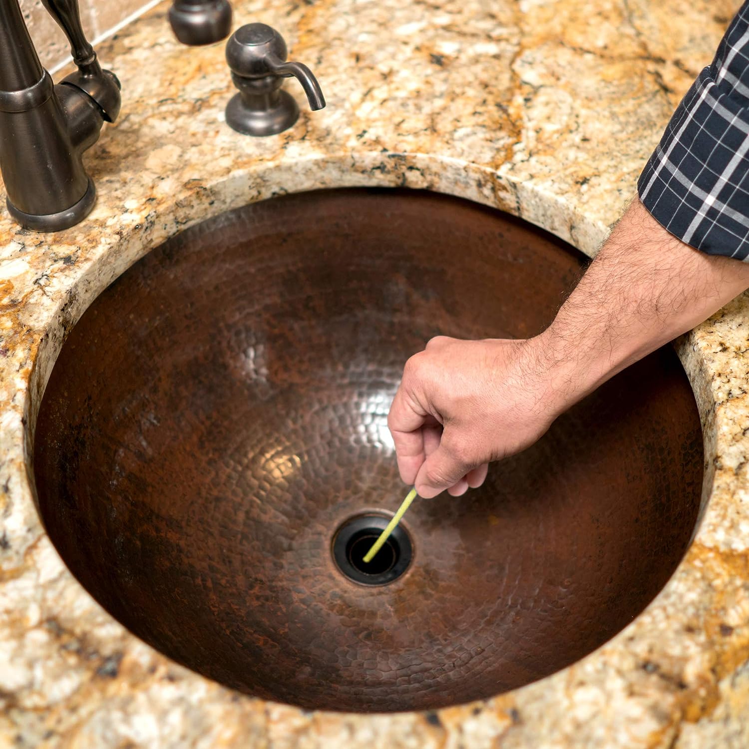 удобни пръчици за почистване на канализация с лимон