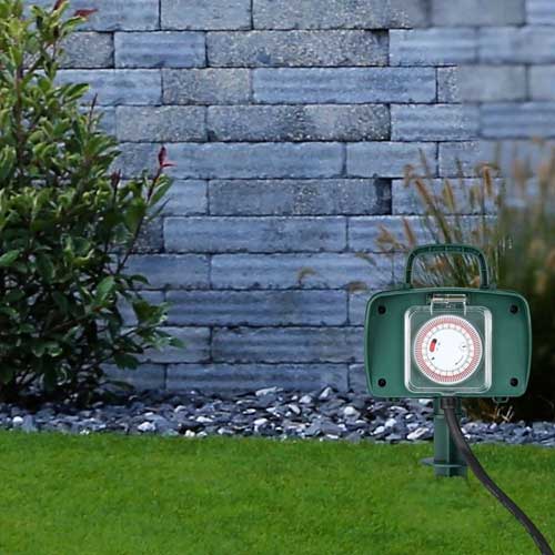 практичен-контакт-с-таймер