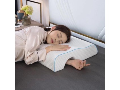 практична възглавница за двойки с място за ръката ви