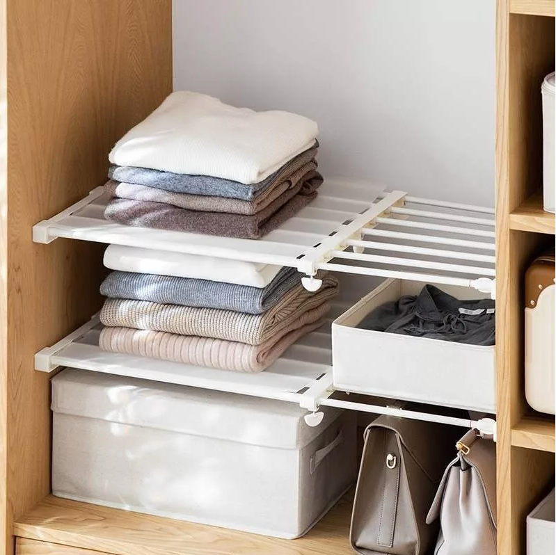 multifunkční police do skříně