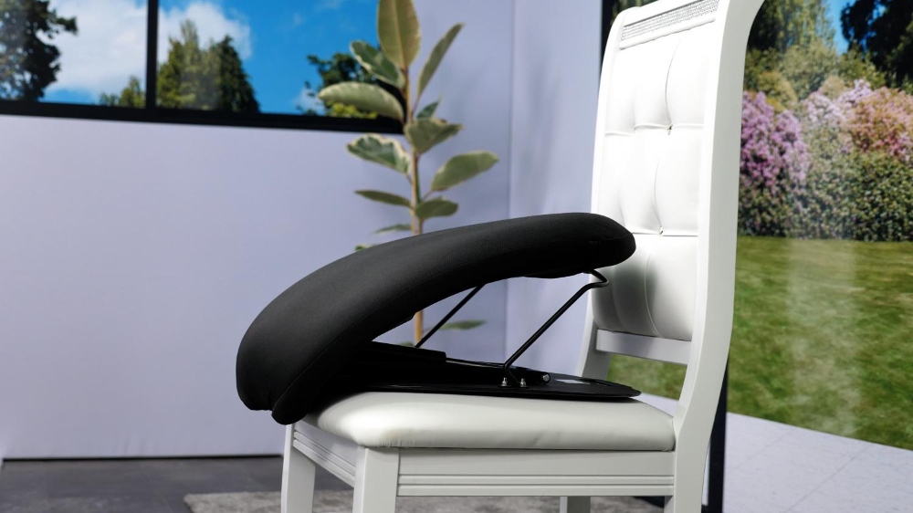 Izvrstan jastuk za lakše ustajanje sa sofe