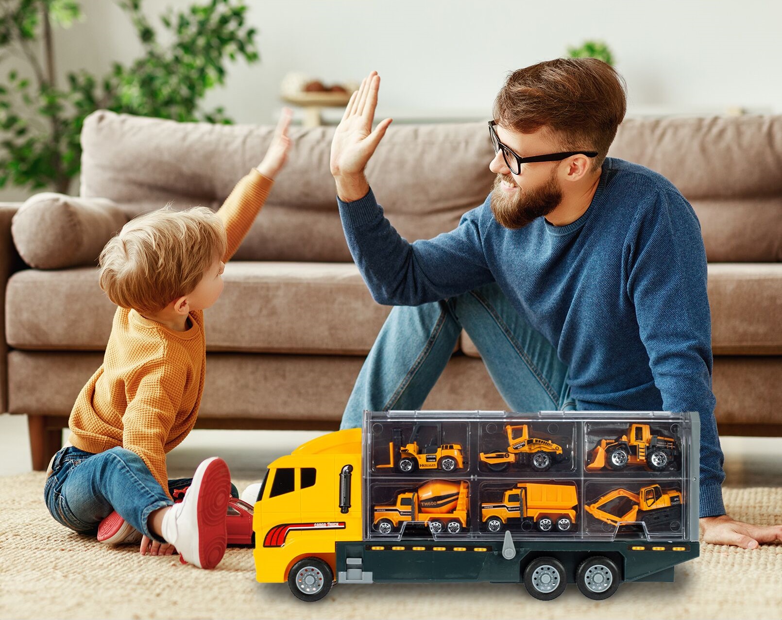 Camion TIR unic cu 6 mașini de construcții și mașini