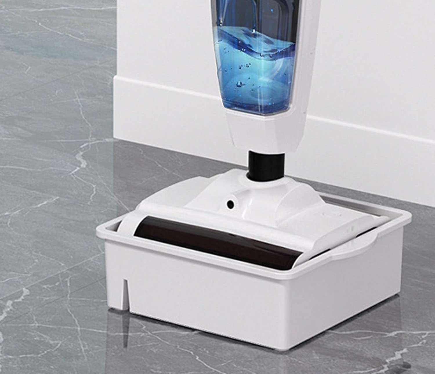 Aspirator vertical puternic cu mop