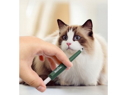 Praktický odstraňovač kliešťov