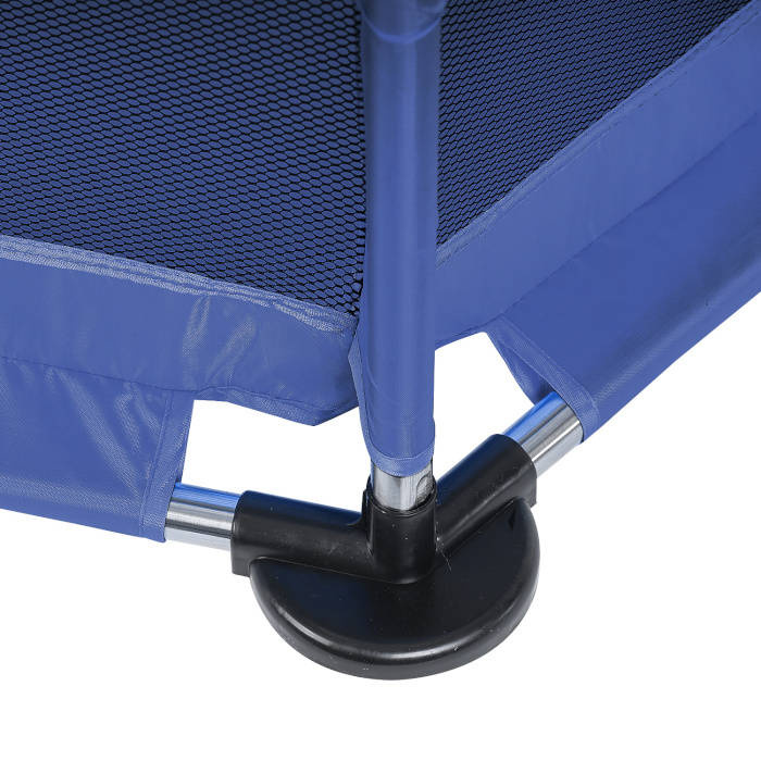 Posebna otroška stajica iz trdnega materiala