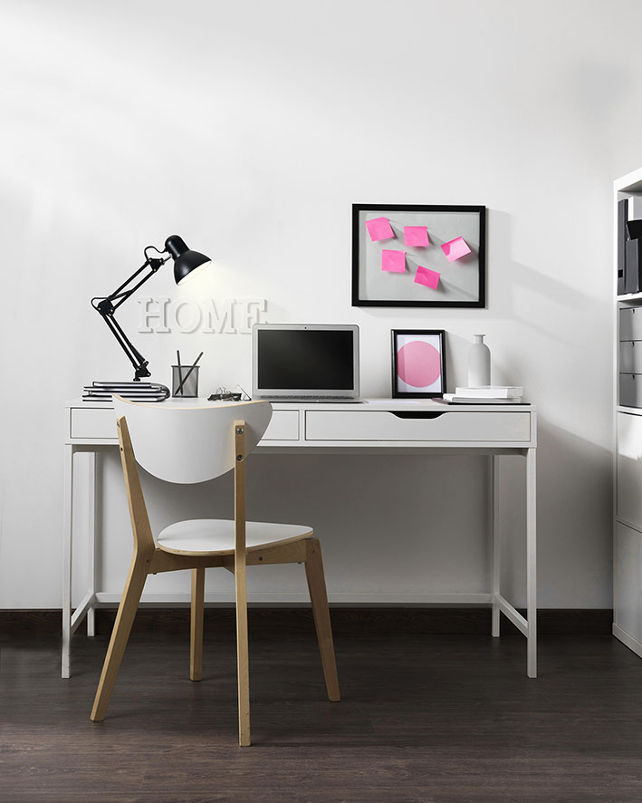 delovna namizna svetilka