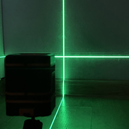 Praktyczna poziomica laserowa -