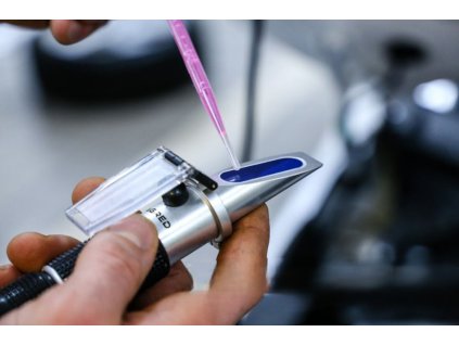 Tester chladiacej kvapaliny a elektrolitu