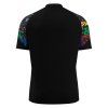 111749 4 macron dres golem cierna graffiti