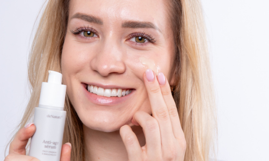 Vplyv digitálneho smogu na pokožku: Ako chrániť pleť v modernom svete