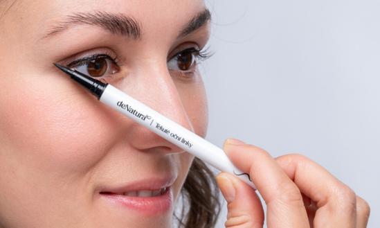 Ako používať tekuté očné linky