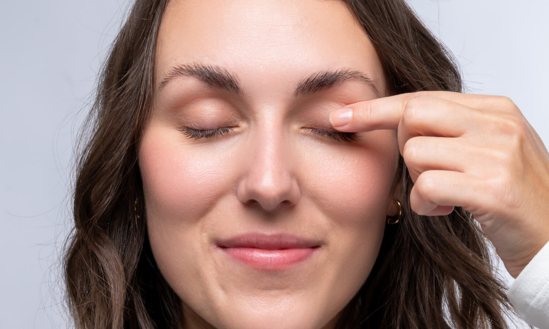 Krátke a slabé mihalnice? Zistite príčiny a vyskúšajte prírodné riešenie