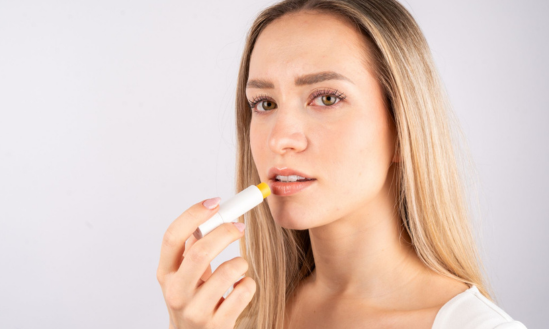 Popraskané pery: príčiny, prevencia a účinné tipy