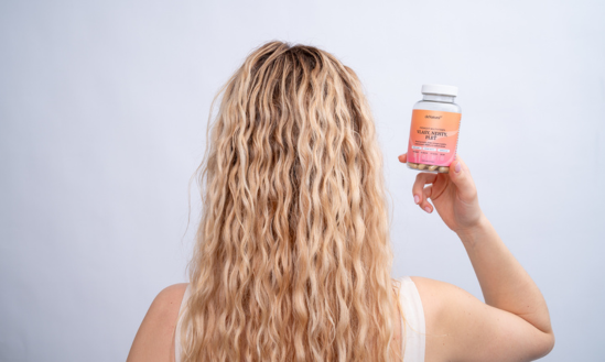 Vypadávanie vlasov: prečo vzniká, ako ho spoznať a čo s ním môžete robiť