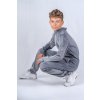 Chlapecký overal plyšový dlouhý Light gray – detail rukávu, jemný materiál v barvě univerzální barva