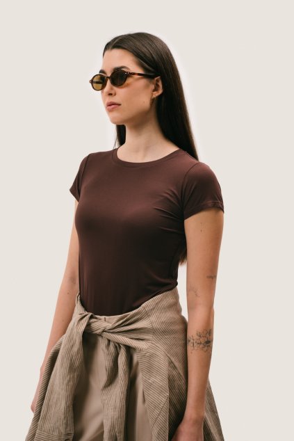Úzké triko SELENA - čokoládová