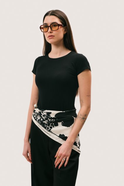 Úzké triko SELENA - černá