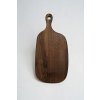Orechová drevená krájacia doska s rukoväťou 38,6 × 18,5 cm