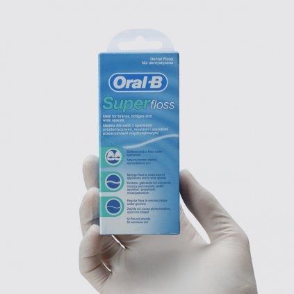 Oral-B detální nit SuperFloss nastříhané pásky 50m - Mezizubní péče/ Zubní nitě a flossy - DENTO.cz - Více pro vaši dentální hygienu