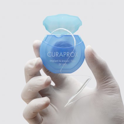 Curaprox DF 845 dentální nit Floss 50 ks - Mezizubní péče/Nitě a flossy - DENTO.cz - Více pro vaši dentální hygienu