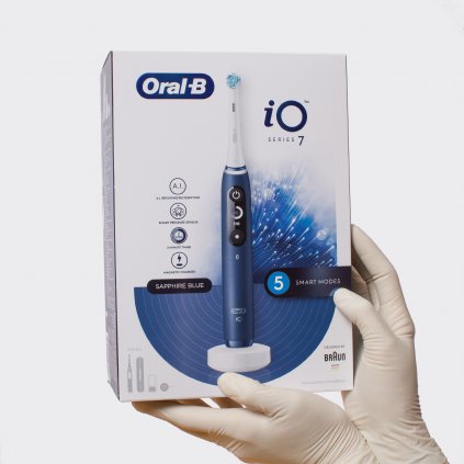 Oral-B iO Series 7 Sapphire Blue elektrický zubní kartáček - Elektrické kartáčky/ Oral-B - DENTO.cz - Více pro vaši dentální hygienu