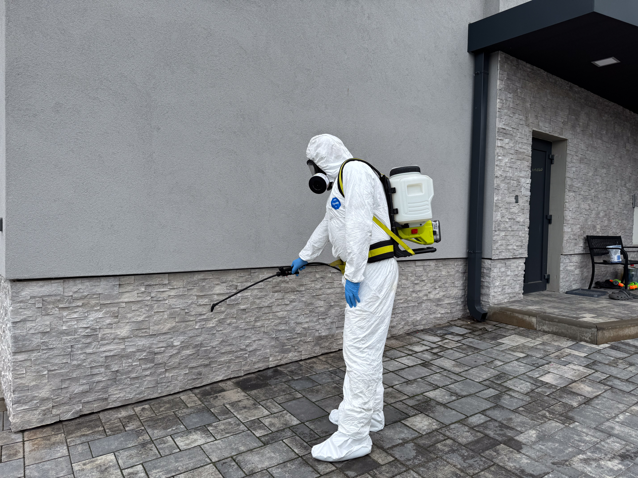 Ochrana, postřik fasád proti hmyzu Brno