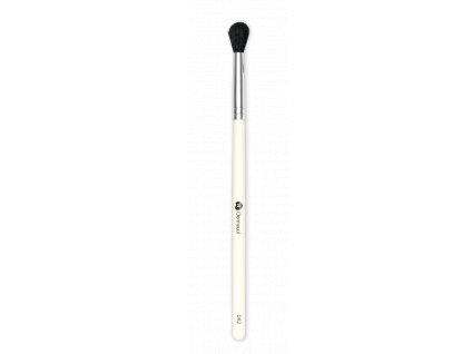 eyeshadow blending brush