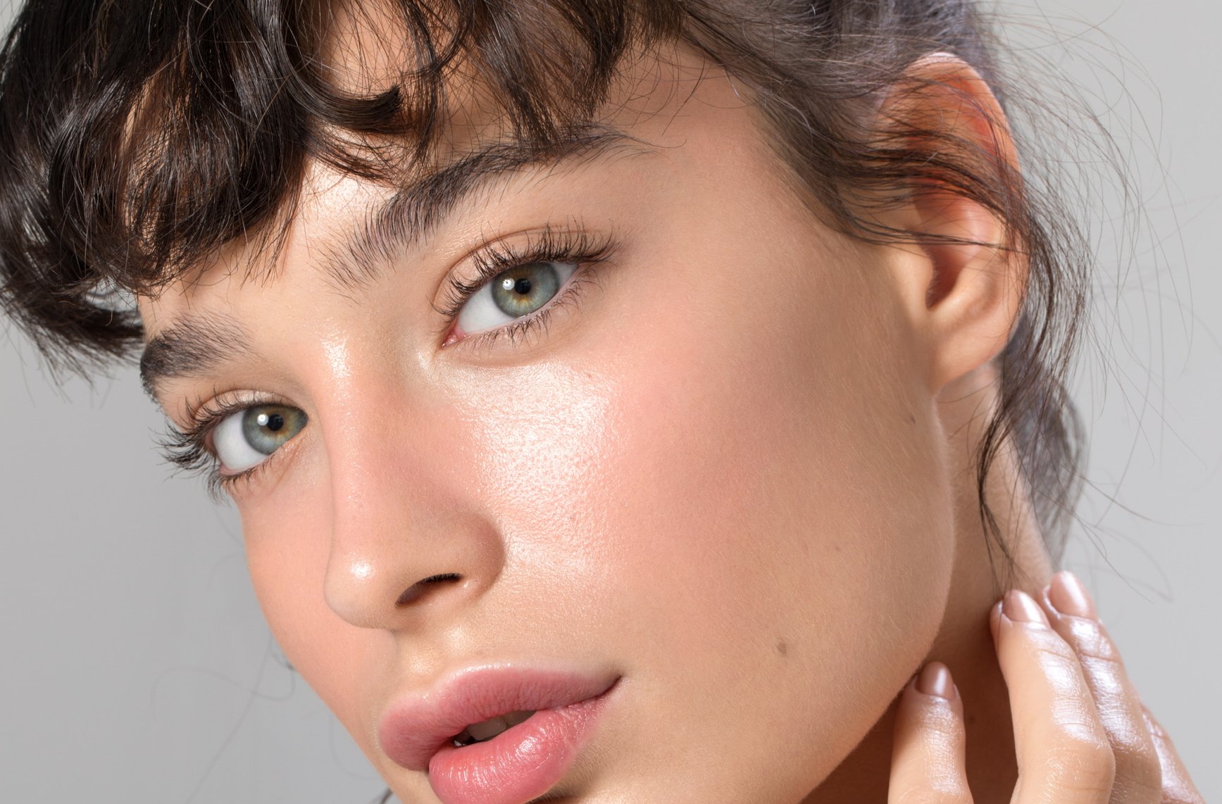 EXFOLIACE: Tajná zbraň za zářivou pletí (a proč se jí nemusíte bát)