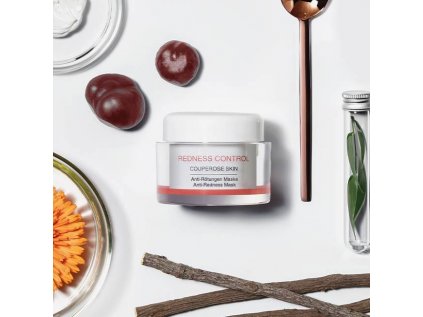 73 518 50 redness control maske inszeniert 650x650 1