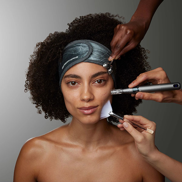 Dermaplaning ošetření