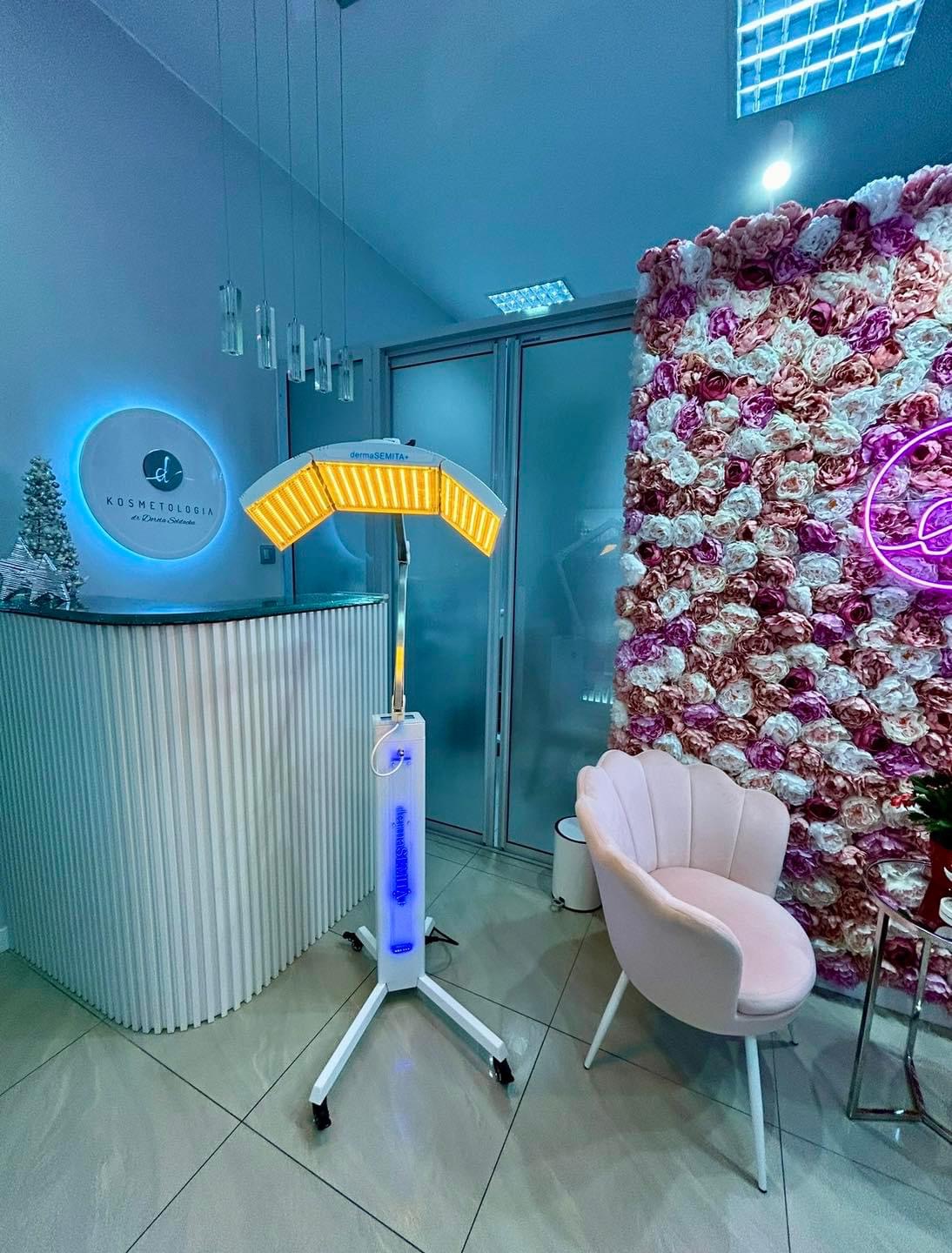 LED alebo fotónová terapia? Odhaľte tajomstvo žiarivej pleti s DermaSEMITA+