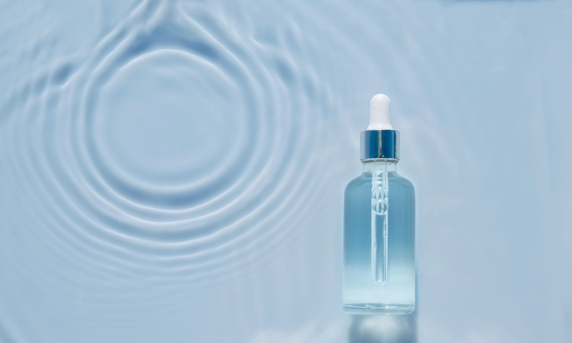 Jak pečovat o dehydratovanou pleť po létě: Tipy pro zářivou a zdravou pokožku