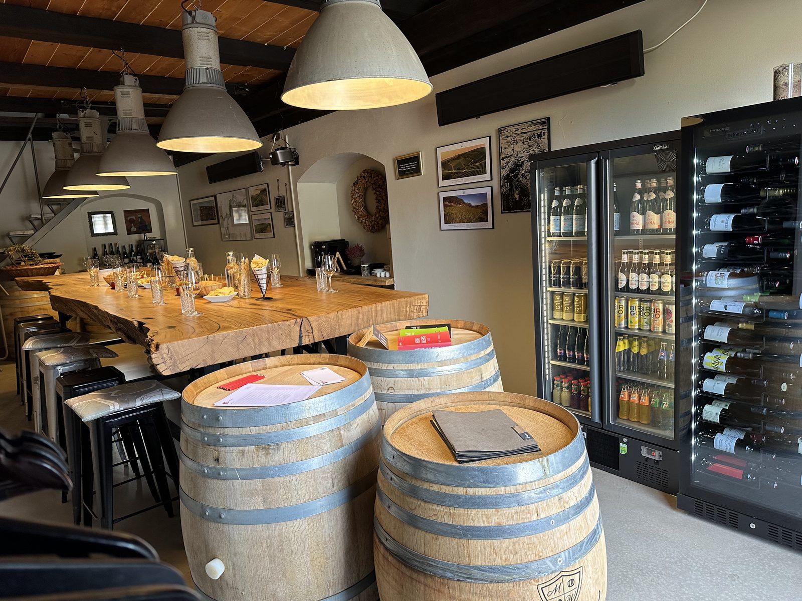 Vinotéka DER WEINSCHMECKER — víno z Rakouska a Německa s příběhem