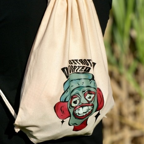 Vlastní produkt - stylový batoh DISTORTED