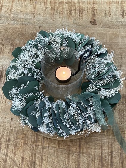 GREEN WHITE  - průměr věnce 30 cm