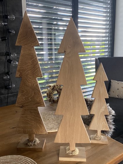 DŘEVĚNÝ STROMEK Z DUBU