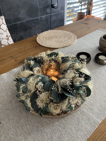 NĚHA - průměr věnce 30 cm