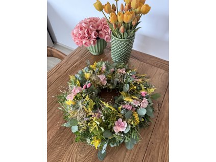 Jarní věnec žluto-růžový